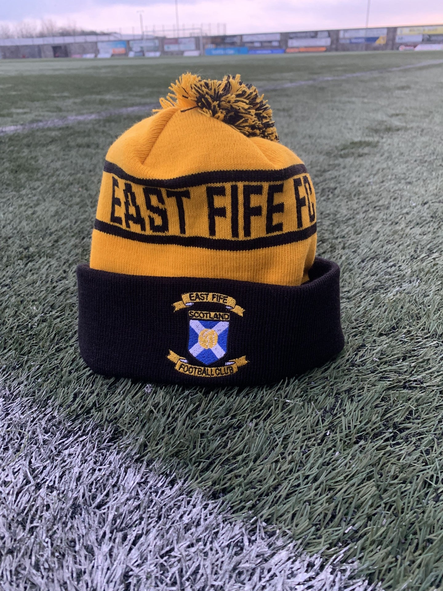 Hat : Pom Pom Beanie EFFC