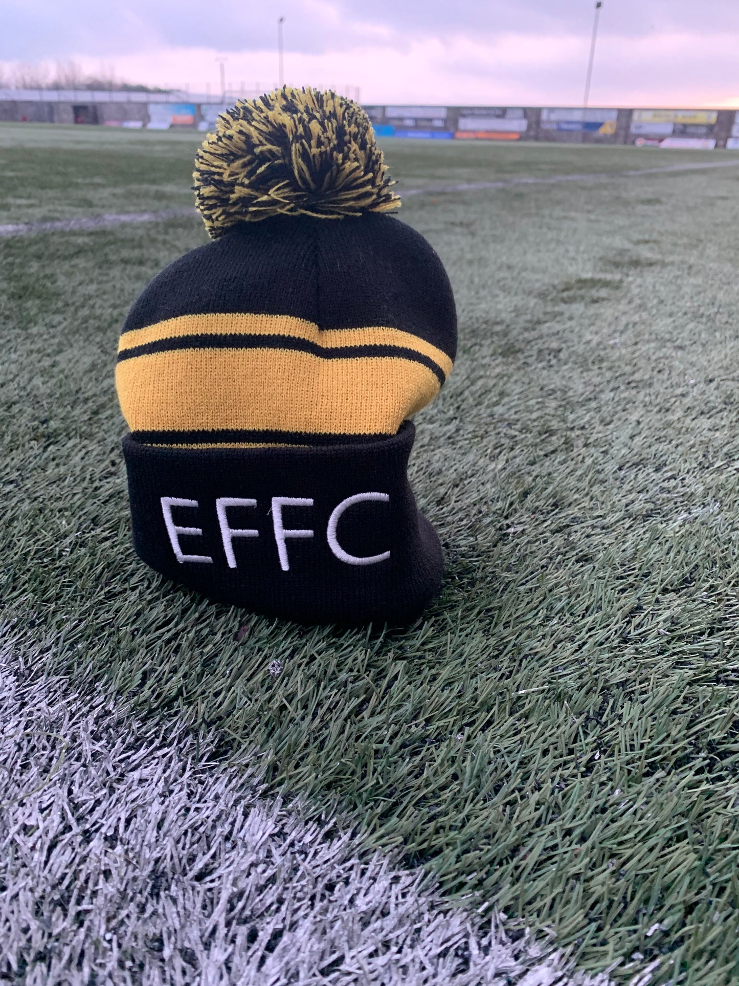Hat : Pom Pom Beanie EFFC